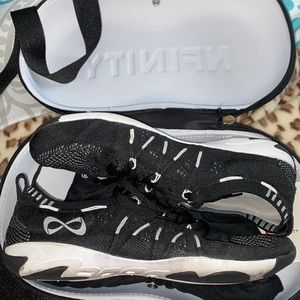 NFINITY night flyte sneaker